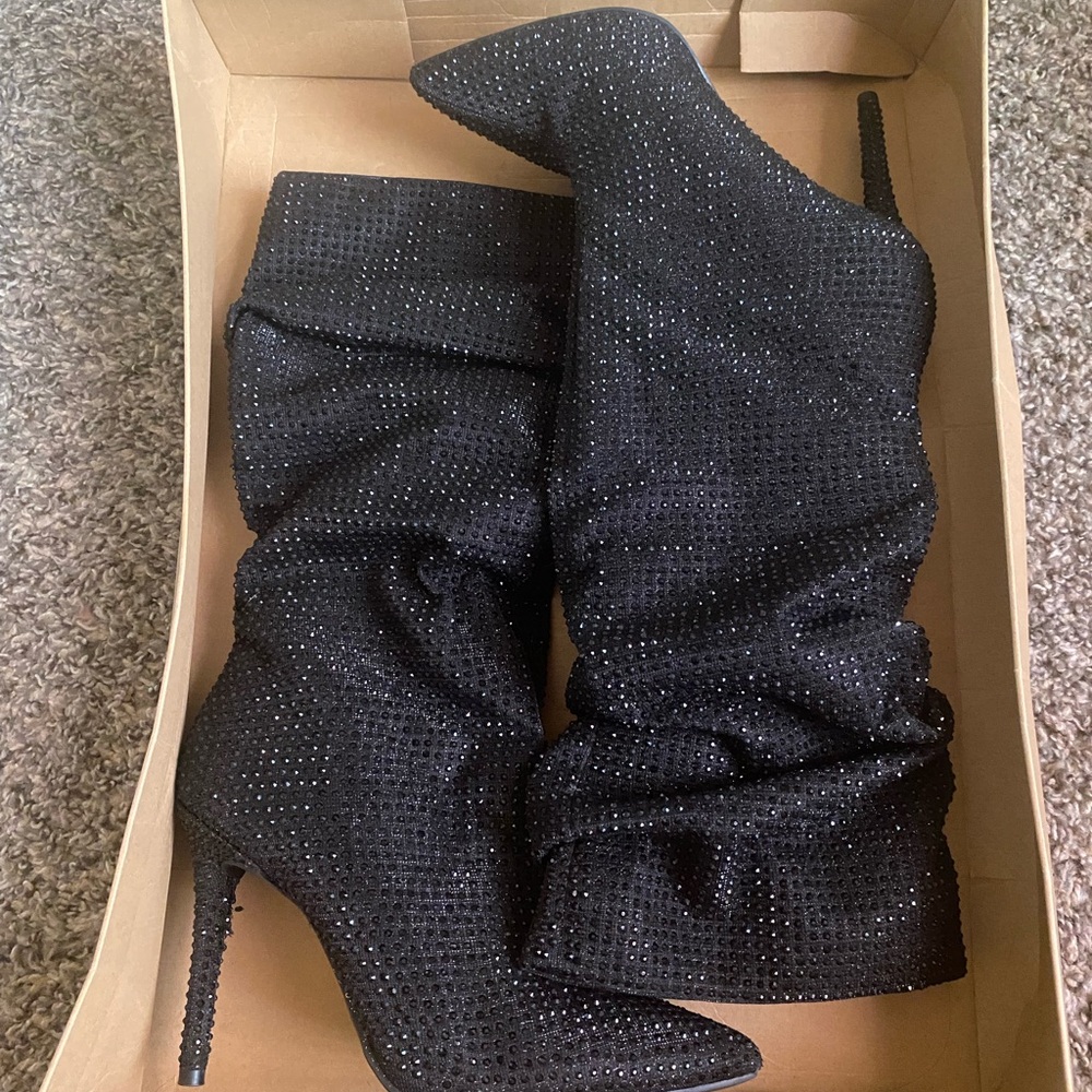Jessica Simpson Black Heeled Boots with Slouchy Design and High Heel